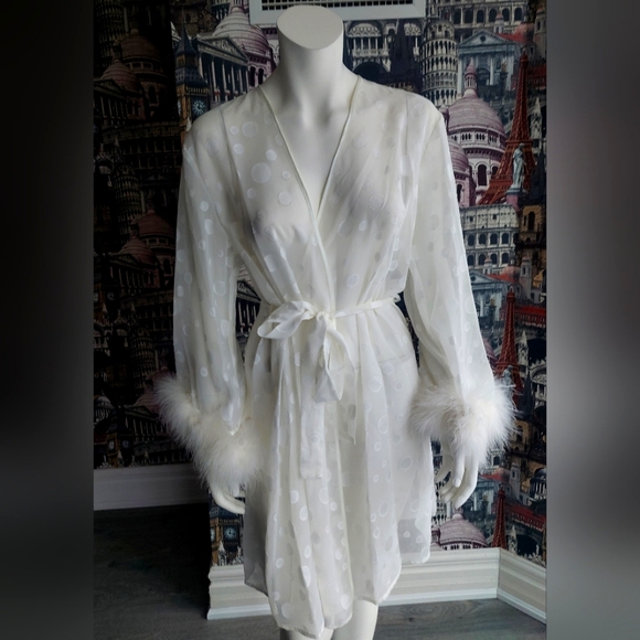 Oscar de la renta women's dressing gown. - Picture 1 of 4